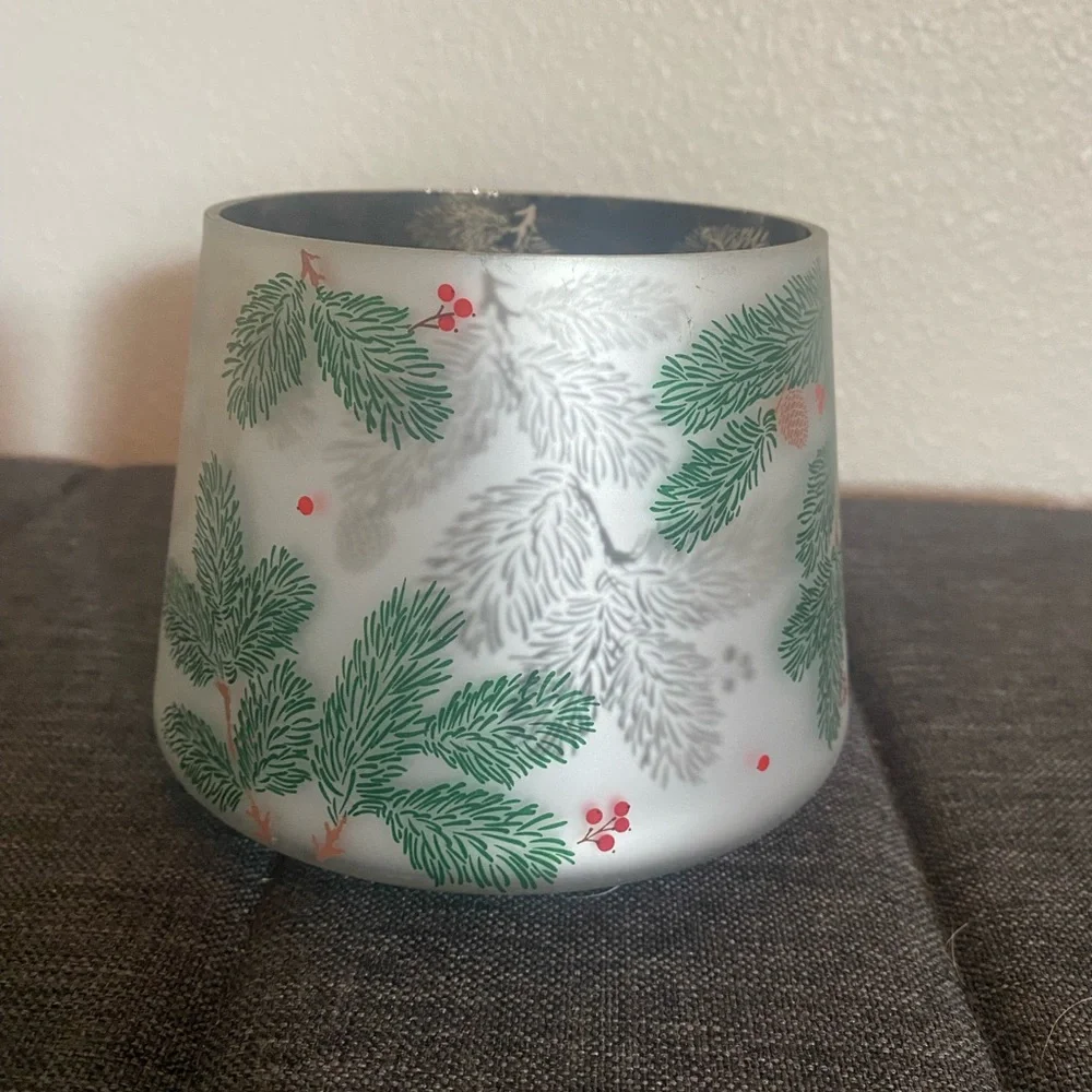 Yankee Candle Christmas Jar Shade - Picture 2 of 3